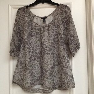 H&M Grey Flowy Top with Snakeskin-like Pattern